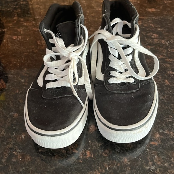 Women High Top Vans - Picture 3 of 5